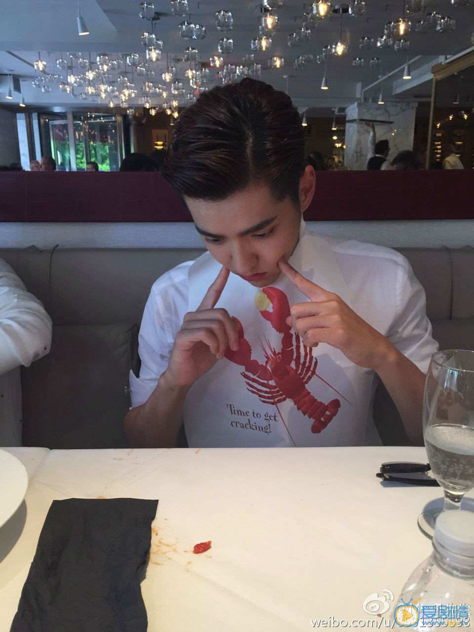 吴亦凡自拍生活照 吴亦凡高清写真_吴亦凡高清剧照