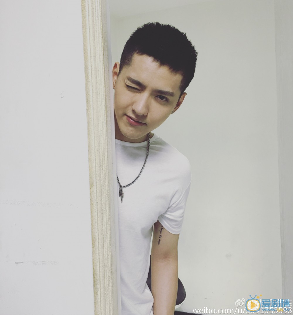 吴亦凡自拍生活照 吴亦凡高清写真_吴亦凡高清剧照