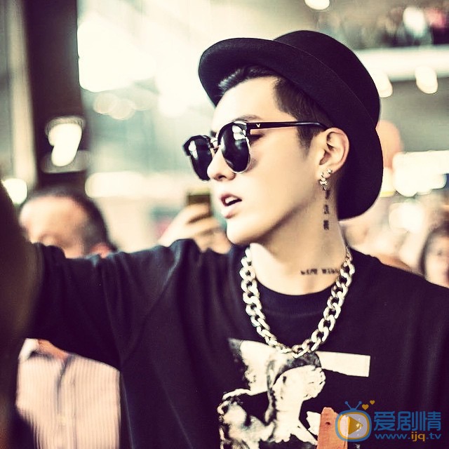 吴亦凡侧颜照 吴亦凡高清写真_吴亦凡高清剧照