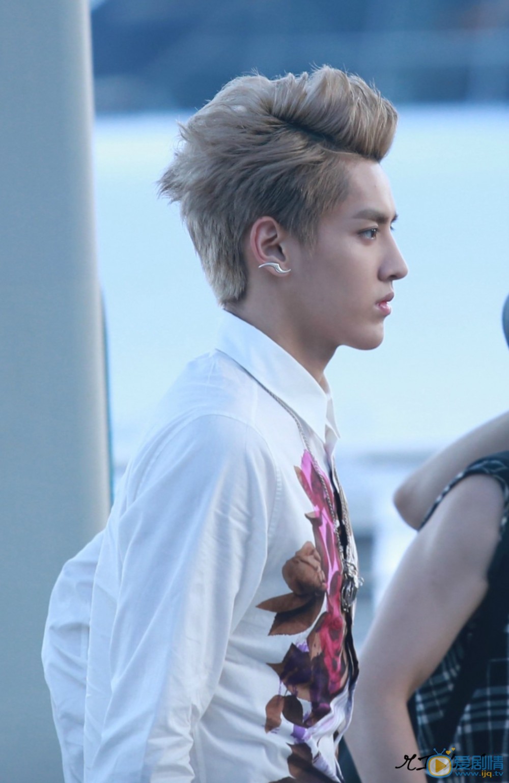 吴亦凡侧颜照 吴亦凡高清写真_吴亦凡高清剧照