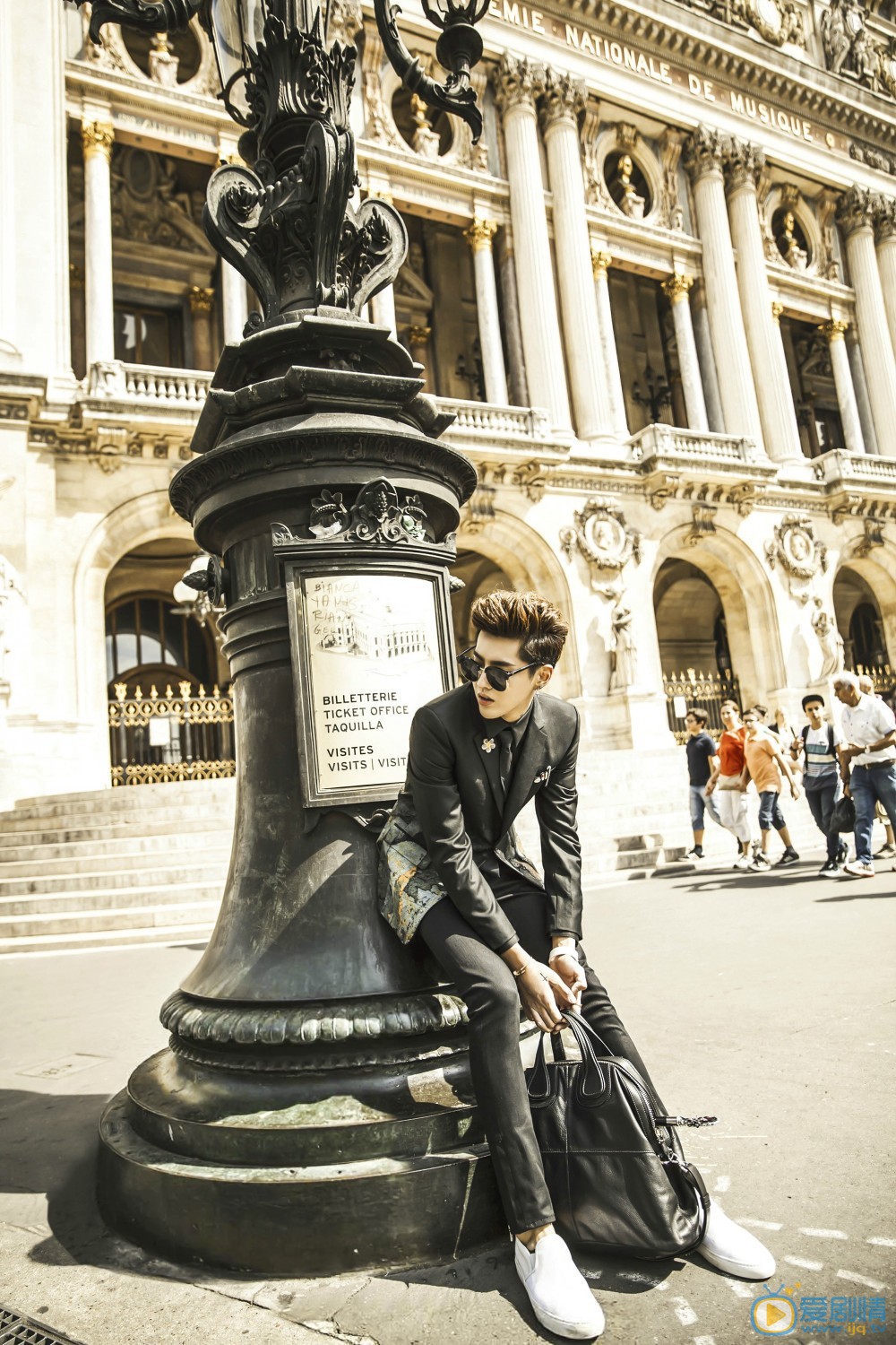 吴亦凡时尚街拍照 吴亦凡高清写真_吴亦凡高清剧照