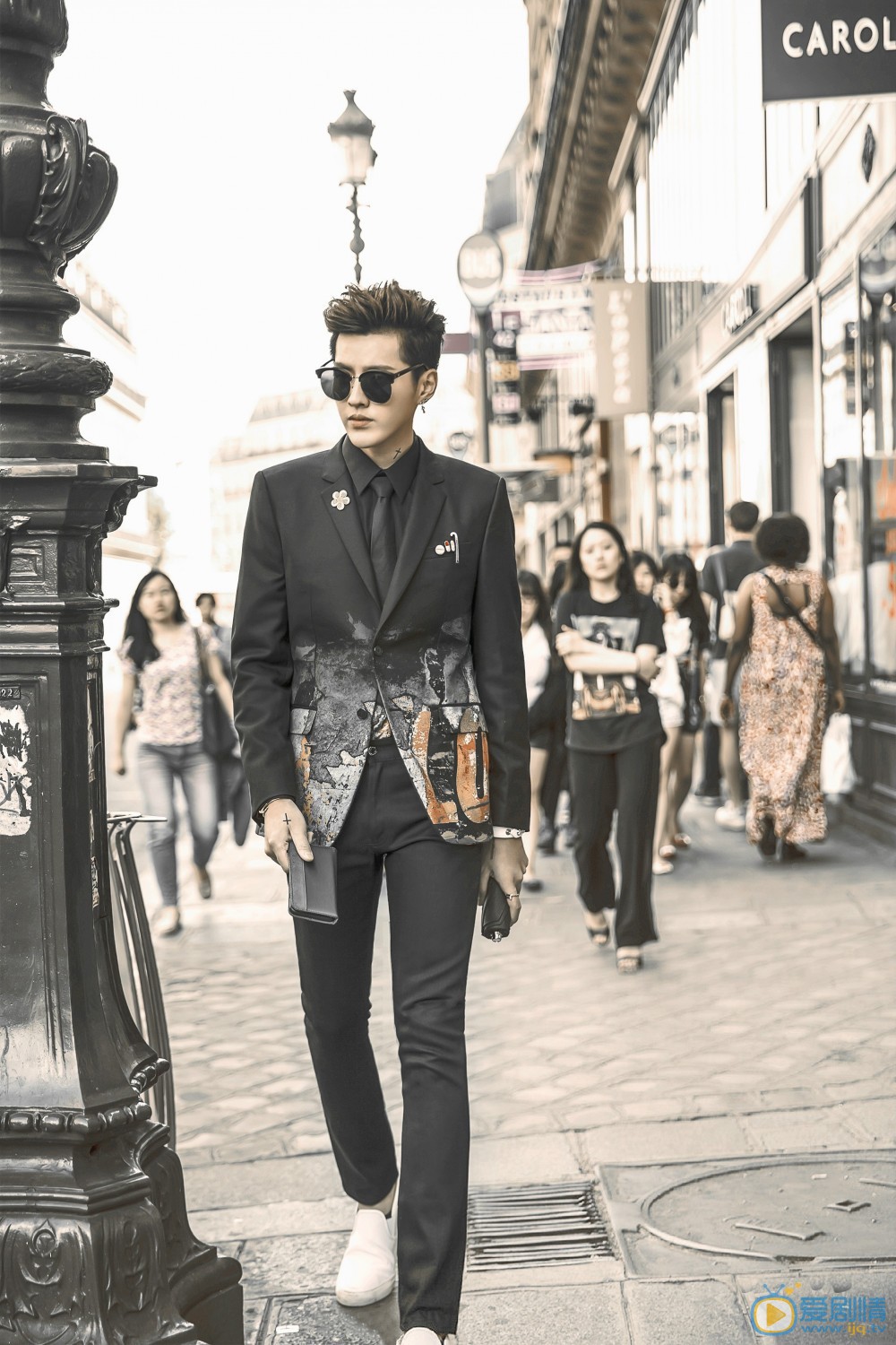 吴亦凡时尚街拍照 吴亦凡高清写真_吴亦凡高清剧照