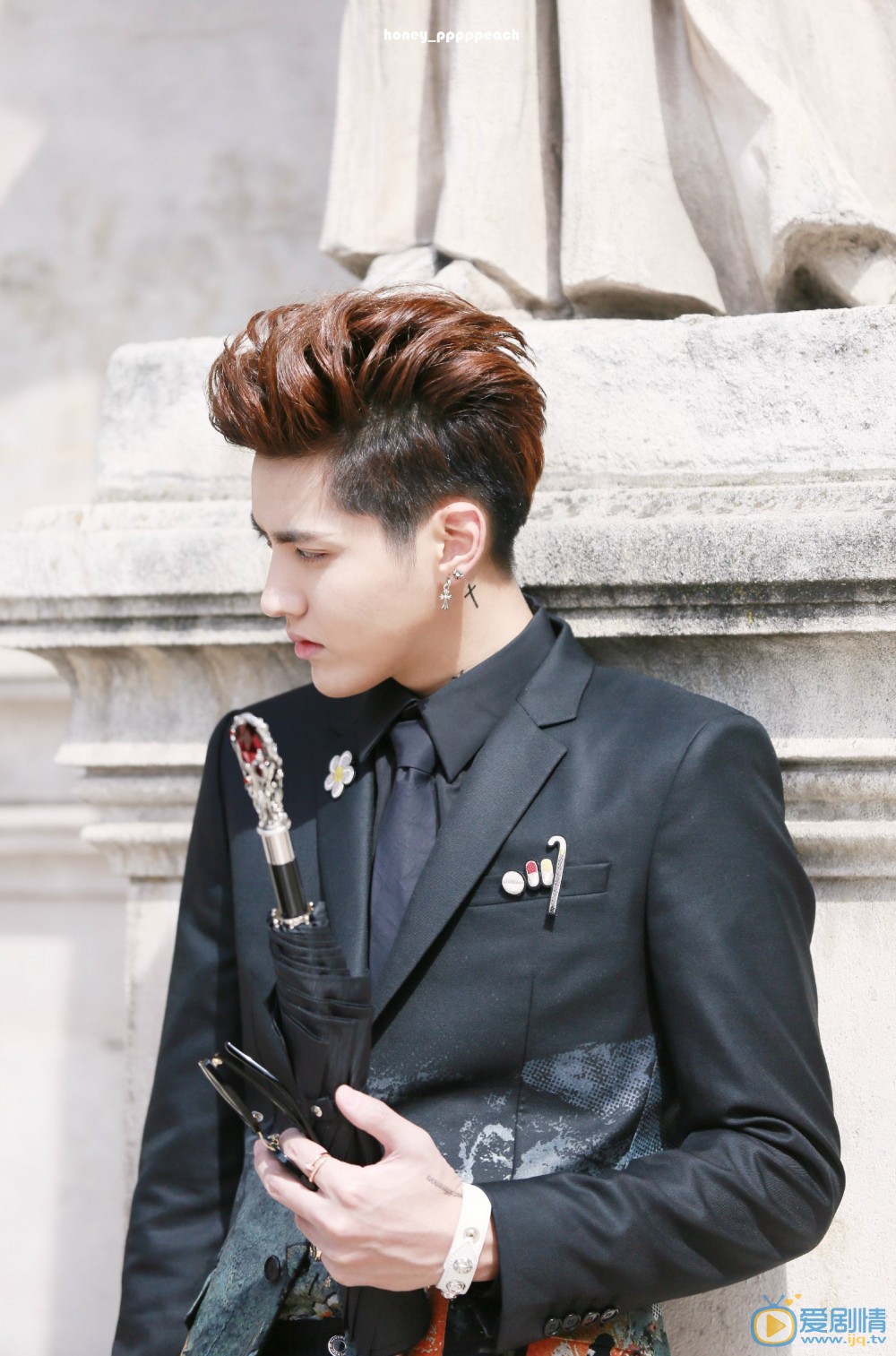 吴亦凡时尚街拍照 吴亦凡高清写真_吴亦凡高清剧照