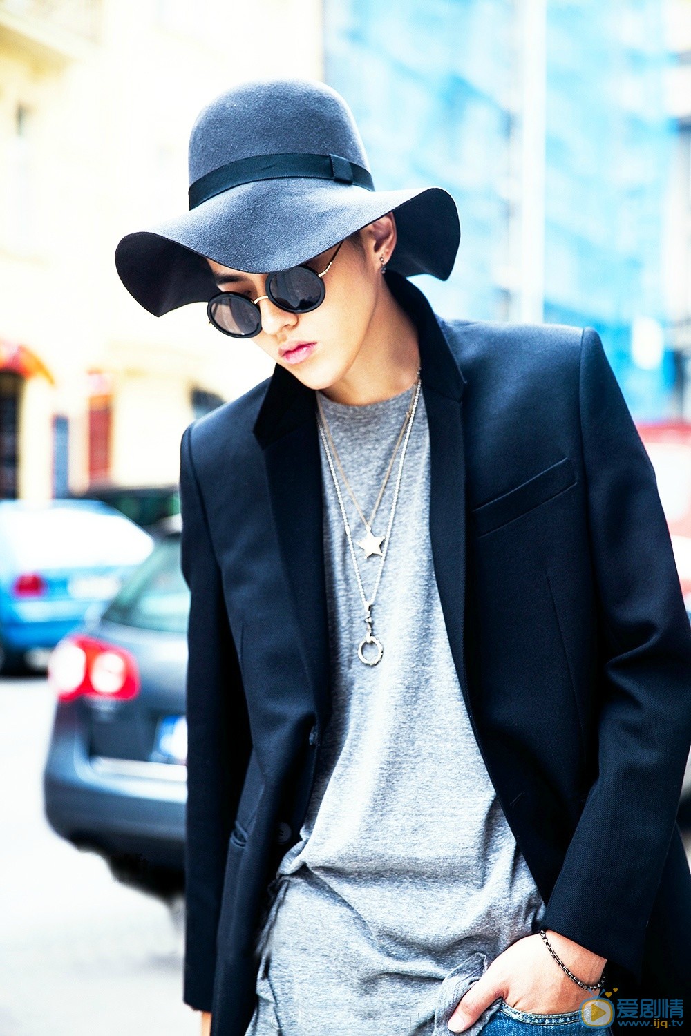 吴亦凡时尚街拍照 吴亦凡高清写真_吴亦凡高清剧照