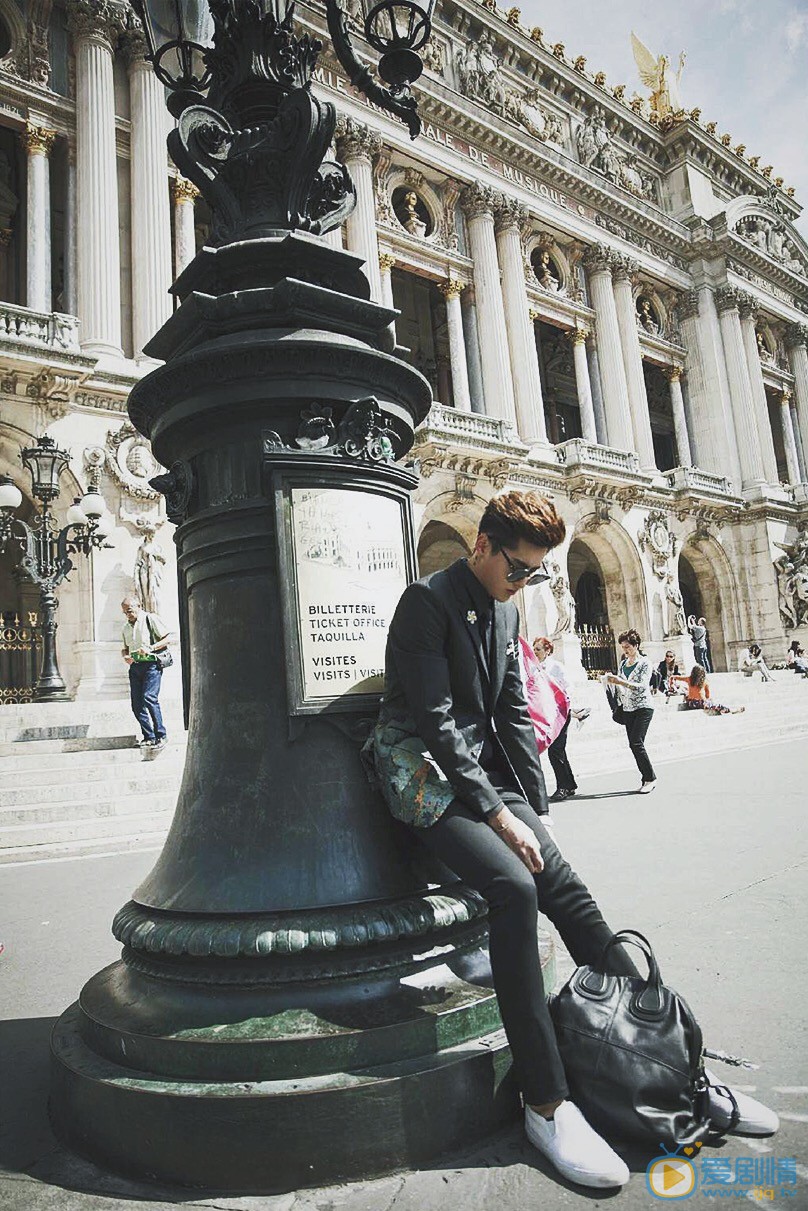 吴亦凡时尚街拍照 吴亦凡高清写真_吴亦凡高清剧照