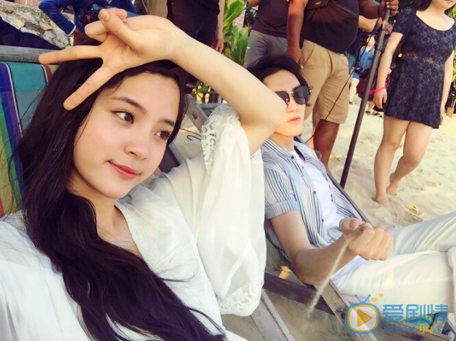 欧阳娜娜与人合照 欧阳娜娜个人资料介绍简介欧阳娜娜高清照