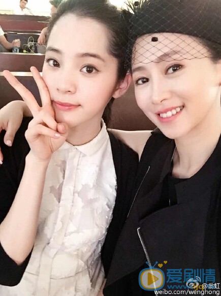 欧阳娜娜与人合照 欧阳娜娜个人资料介绍简介欧阳娜娜高清照