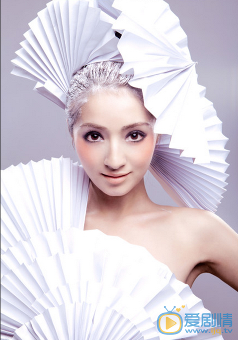 麦迪娜个性写真 麦迪娜高清写真_麦迪娜高清剧照