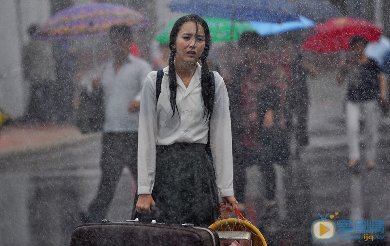 佟丽娅《唐山大地震》剧照 佟丽娅高清写真_佟丽娅高清剧照
