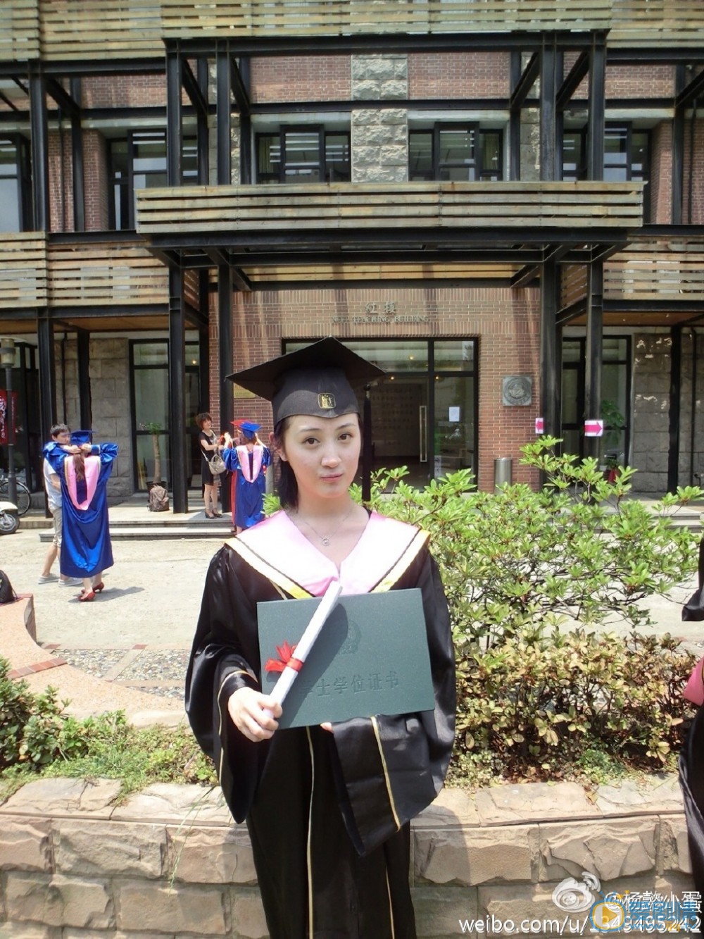 杨懿毕业照 杨懿高清写真_杨懿高清剧照