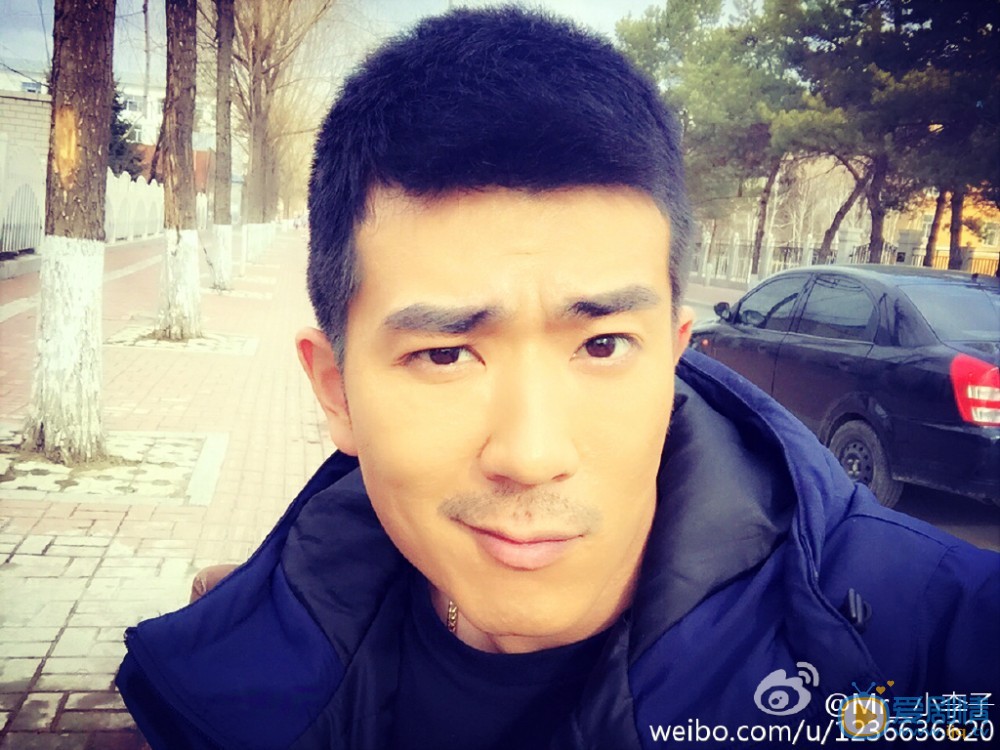 李岷城生活照 李岷城高清写真_李岷城高清剧照