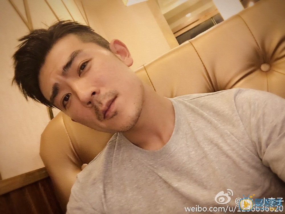 李岷城生活照 李岷城高清写真_李岷城高清剧照