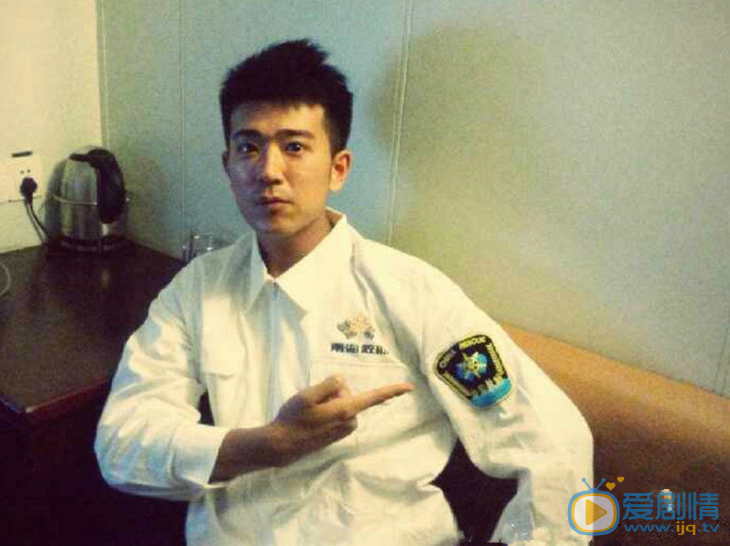 李岷城生活照 李岷城高清写真_李岷城高清剧照