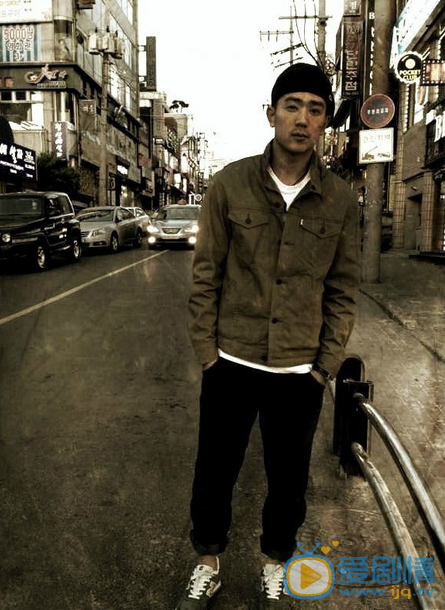 李岷城生活照 李岷城高清写真_李岷城高清剧照