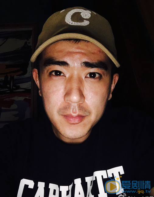 李岷城生活照 李岷城高清写真_李岷城高清剧照
