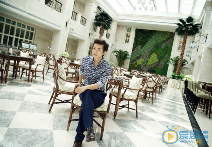 李佳航街拍写真 李佳航高清写真_李佳航高清剧照