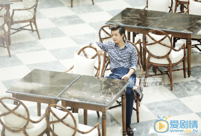 李佳航街拍写真 李佳航高清写真_李佳航高清剧照