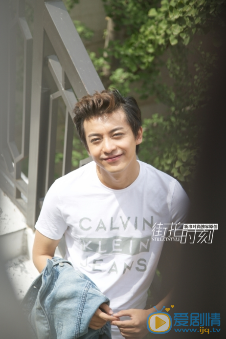 李佳航街拍写真 李佳航高清写真_李佳航高清剧照
