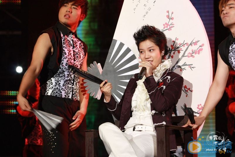 李霄云快乐女声巡演照 李霄云高清写真_李霄云高清剧照