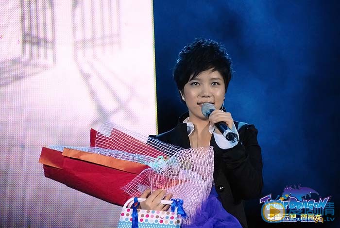 李霄云舞台剧照 李霄云高清写真_李霄云高清剧照