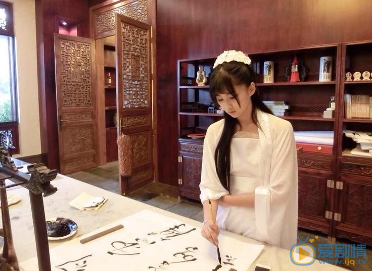 戚蓝尹《德云三逗士》剧照 戚蓝尹高清写真_戚蓝尹高清剧照
