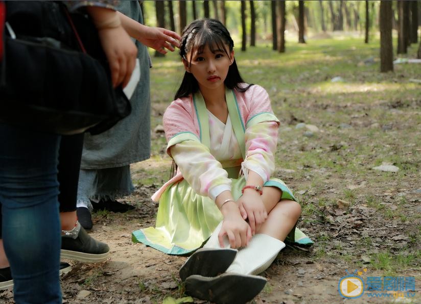 戚蓝尹《传奇酒馆》剧照 戚蓝尹高清写真_戚蓝尹高清剧照