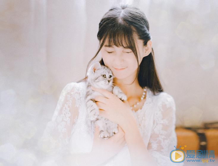 戚蓝尹写真《猫》 戚蓝尹高清写真_戚蓝尹高清剧照