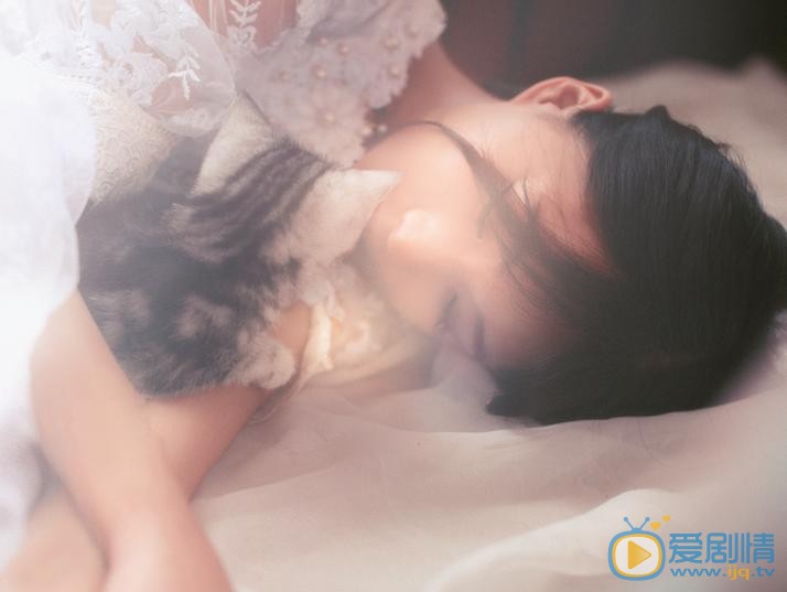 戚蓝尹写真《猫》 戚蓝尹高清写真_戚蓝尹高清剧照