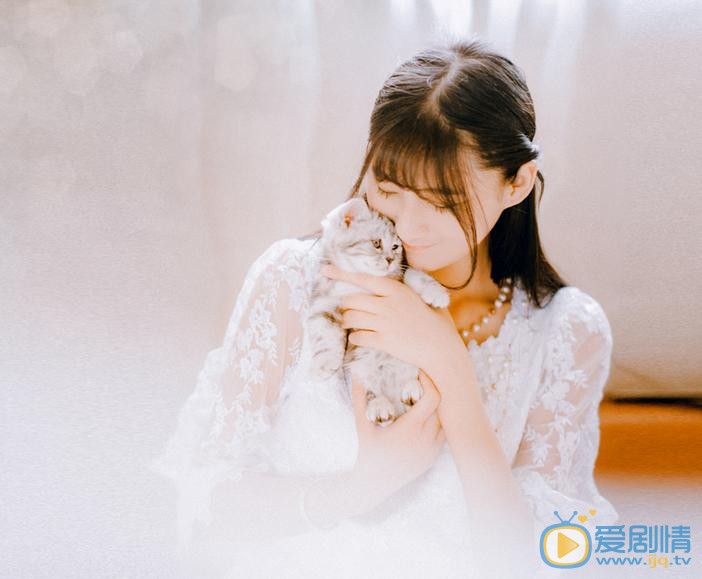 戚蓝尹写真《猫》 戚蓝尹高清写真_戚蓝尹高清剧照