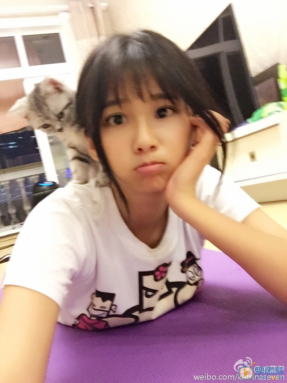 戚蓝尹卖萌照 戚蓝尹高清写真_戚蓝尹高清剧照