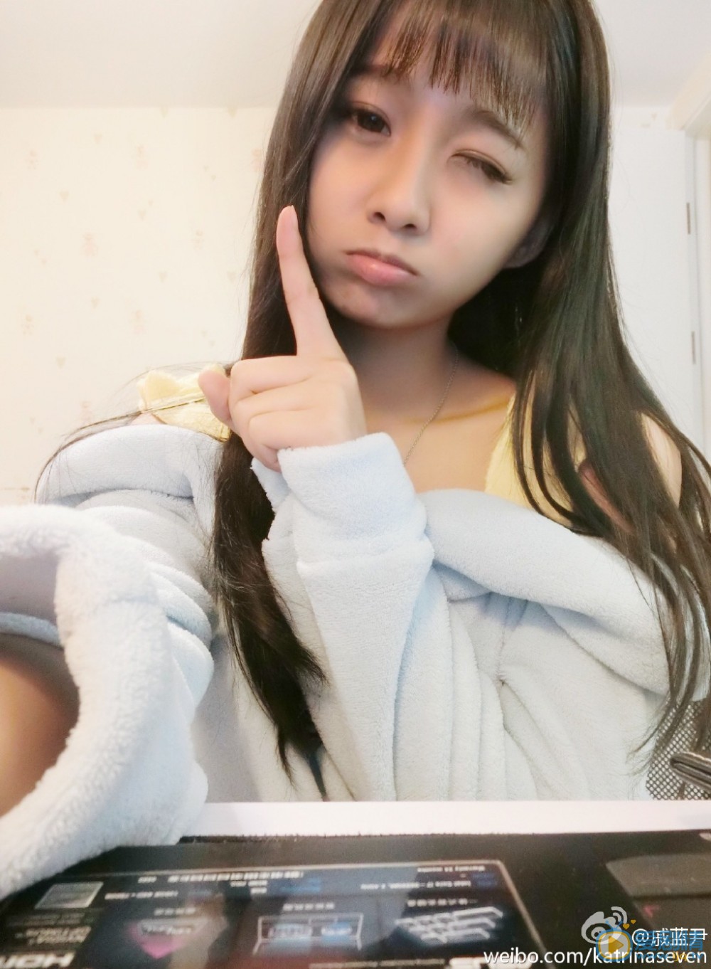 戚蓝尹卖萌照 戚蓝尹高清写真_戚蓝尹高清剧照
