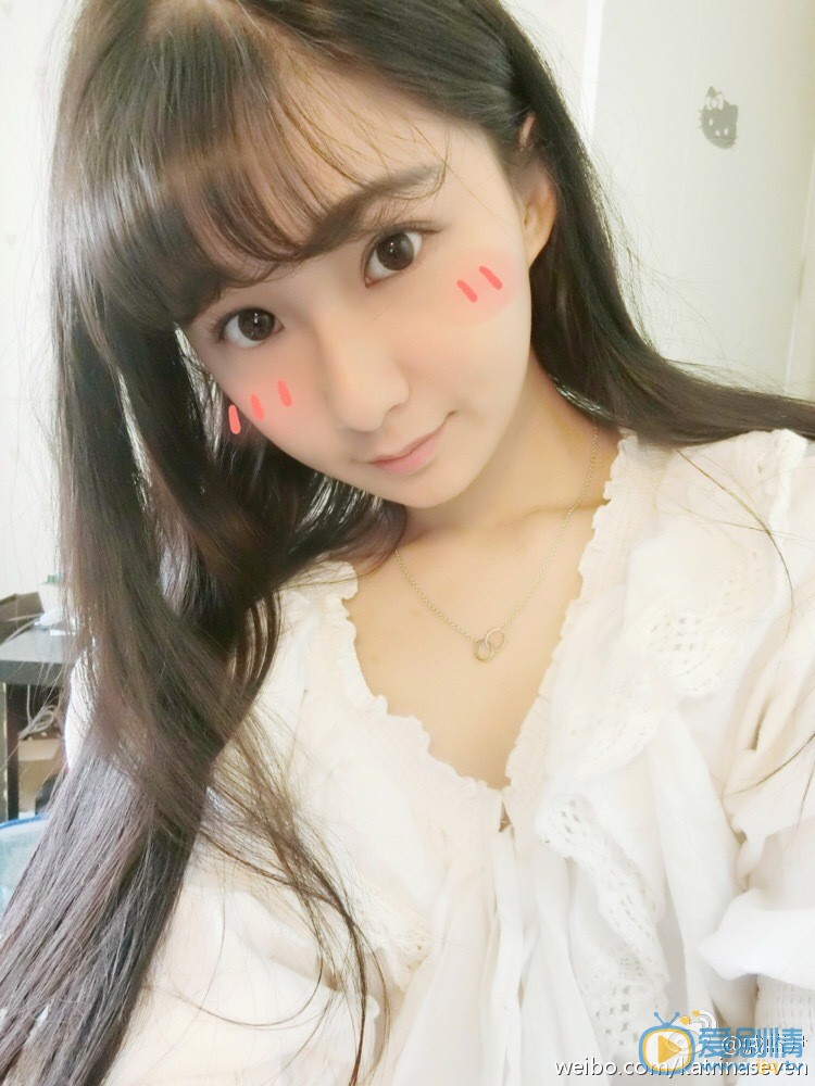 戚蓝尹卖萌照 戚蓝尹高清写真_戚蓝尹高清剧照