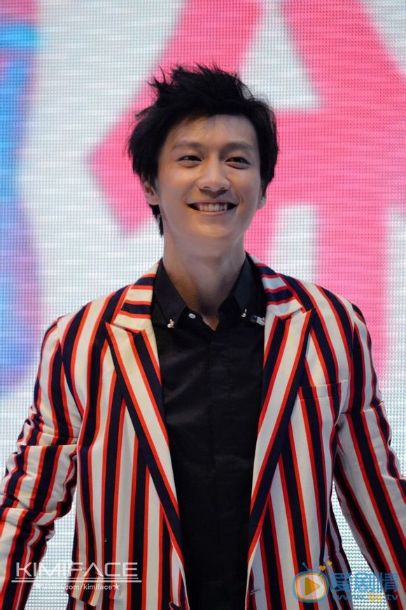 乔任梁活动照 乔任梁高清写真_乔任梁高清剧照