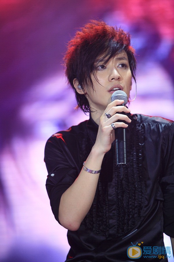 乔任梁演唱会照 乔任梁高清写真_乔任梁高清剧照