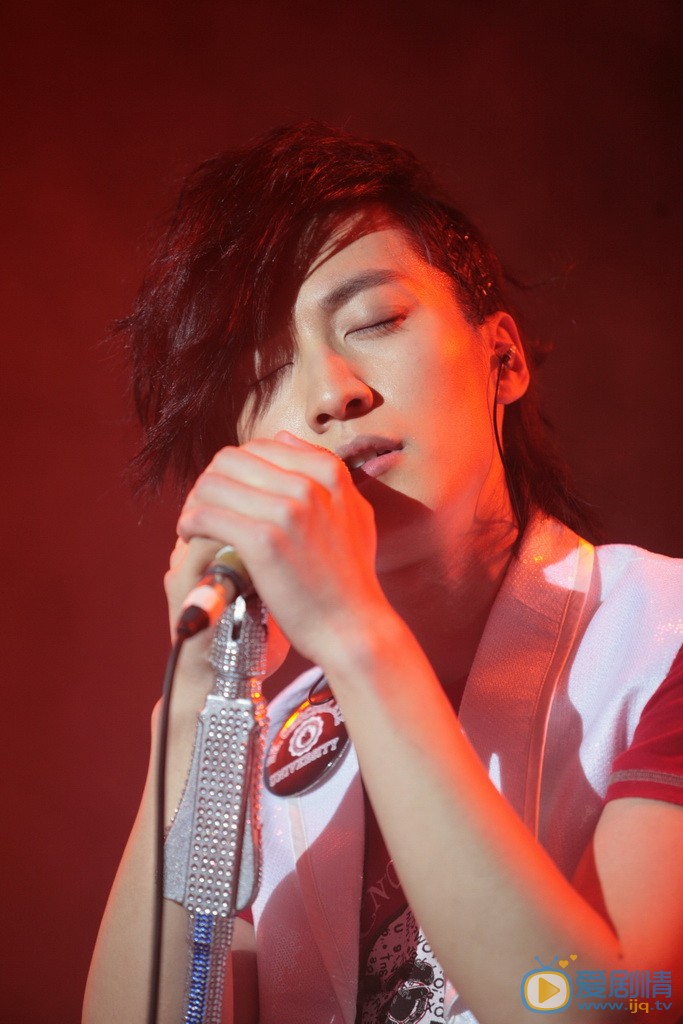 乔任梁演唱会照 乔任梁高清写真_乔任梁高清剧照