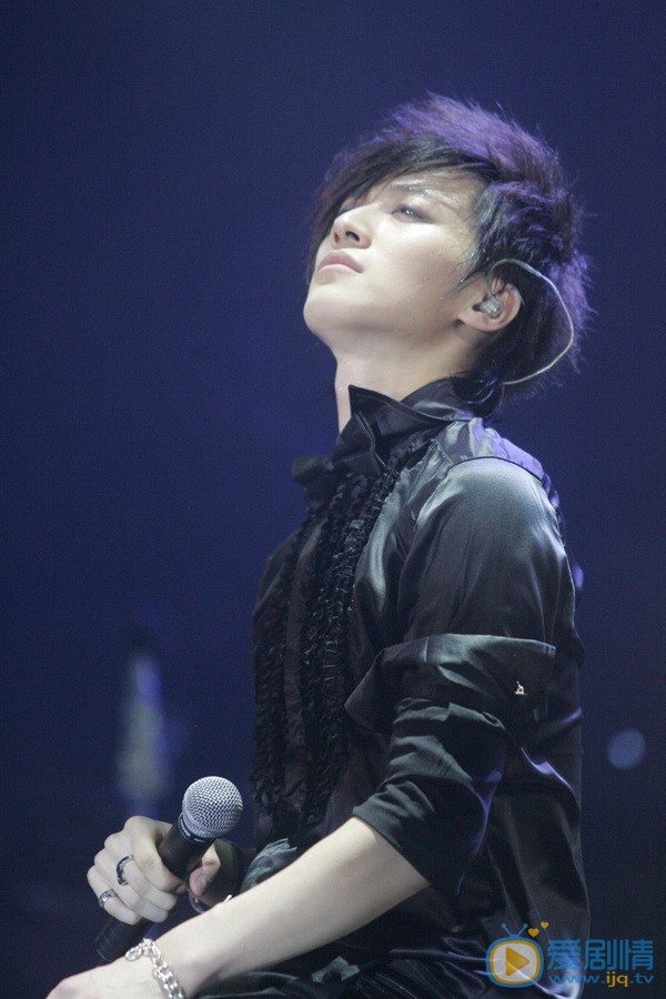 乔任梁演唱会照 乔任梁高清写真_乔任梁高清剧照