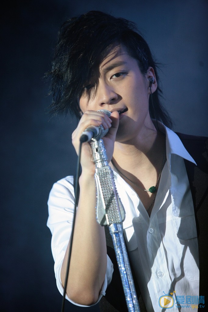 乔任梁演唱会照 乔任梁高清写真_乔任梁高清剧照