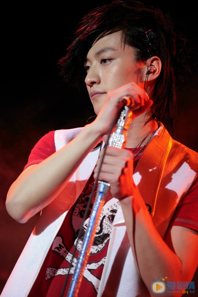 乔任梁演唱会照 乔任梁高清写真_乔任梁高清剧照