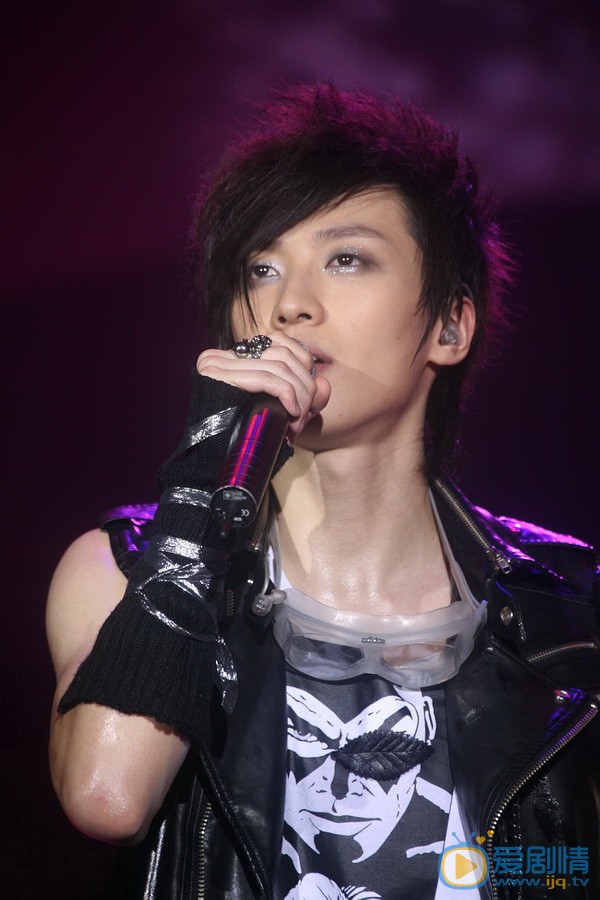 乔任梁演唱会照 乔任梁高清写真_乔任梁高清剧照