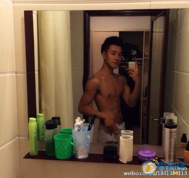 王闯性感身材照 王闯高清写真_王闯高清剧照