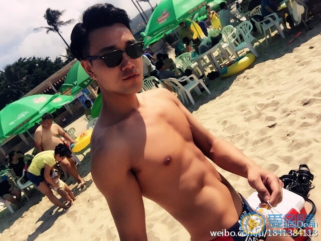 王闯性感身材照 王闯高清写真_王闯高清剧照