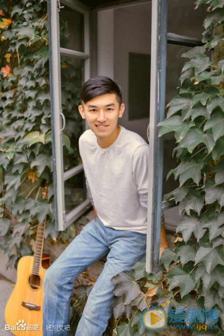 杨旭文吉他写真 杨旭文高清写真_杨旭文高清剧照