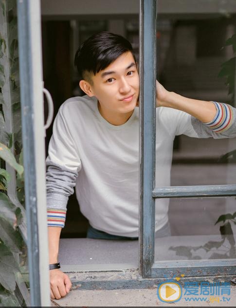杨旭文吉他写真 杨旭文高清写真_杨旭文高清剧照