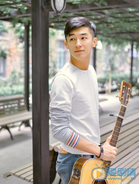 杨旭文吉他写真 杨旭文高清写真_杨旭文高清剧照