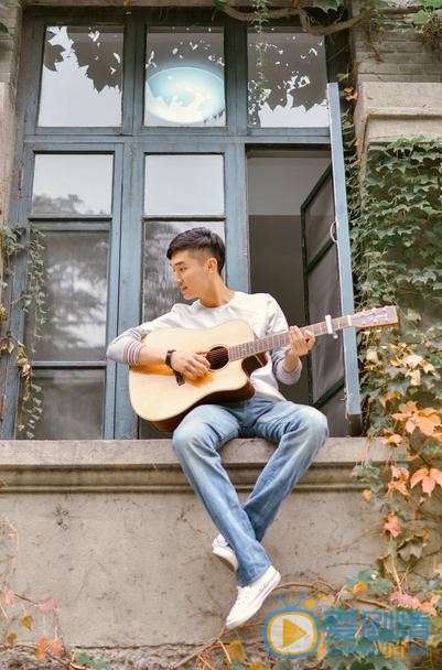 杨旭文吉他写真 杨旭文高清写真_杨旭文高清剧照