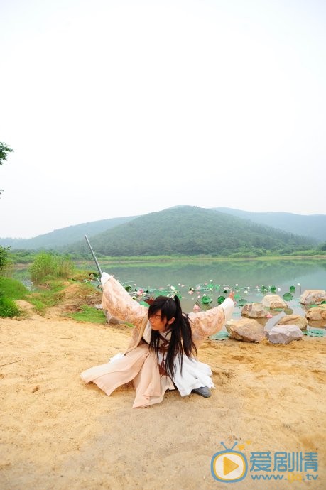 何中华《碧波仙子》剧照 何中华高清写真_何中华高清剧照