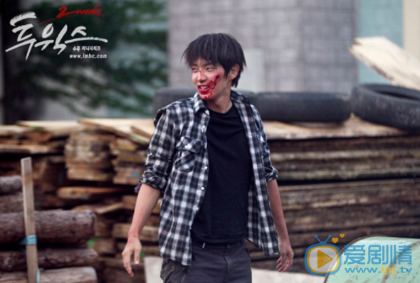 李准基《two weeks》剧照 李准基《two weeks》剧照