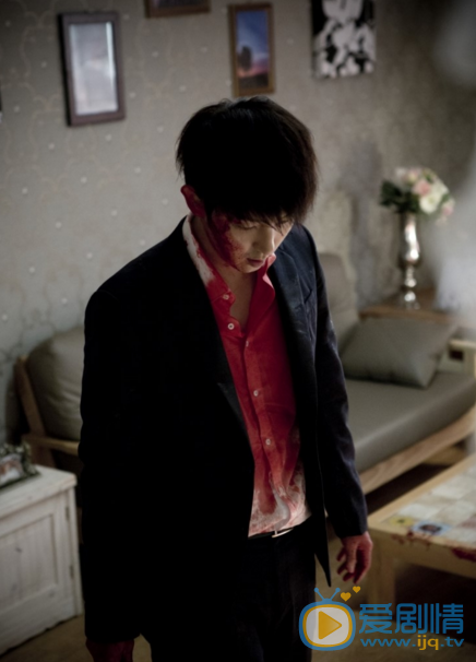 李准基《two weeks》剧照 李准基《two weeks》剧照