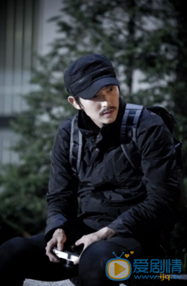 李准基《two weeks》剧照 李准基《two weeks》剧照