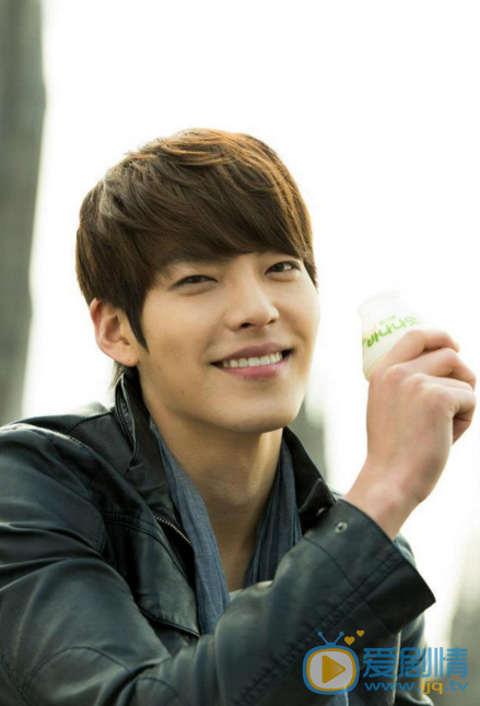 金宇彬代言照 金宇彬广告代言